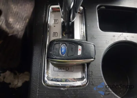 2015 Subaru Outback 2.5I Limited z USA, uszkodzony, nr VIN 4S4BSBNC8F3253748